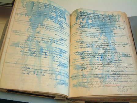 Manuscript met waterschade.